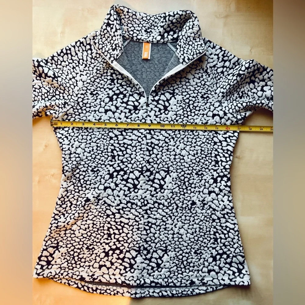 Lucy Brown and White Half-zip Pullover size small Workout Outdoor Layering - Picture 7 of 10